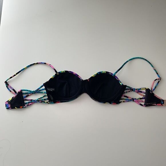 L.A. Hearts bikini top.  Vintage 80s style.  Adjustable straps.  Size XS. - Picture 5 of 7